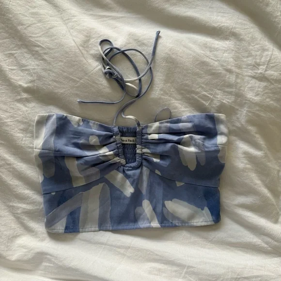 ABERCROMBIE BLUE AND WHITE PATTERN CROP TOP - Picture 2 of 4
